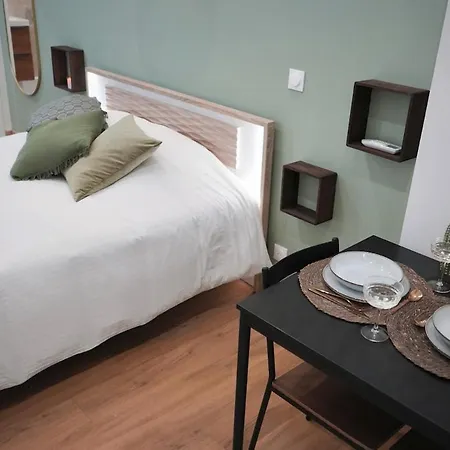 Wild & Cour Privee Au Coeur De Apartment *